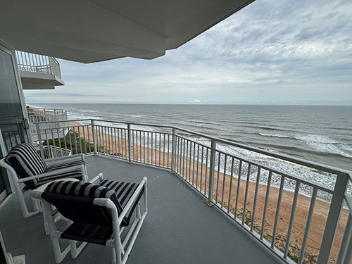 Living space in Ocean Shore 1155 rental unit 1002