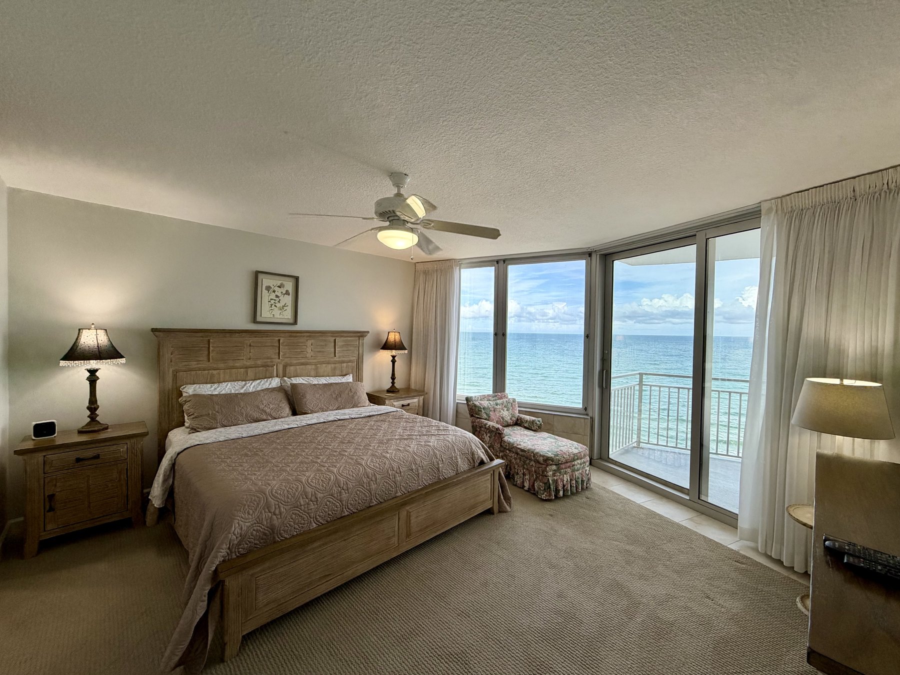 Oceanfront primary bedroom in rental unit 1003