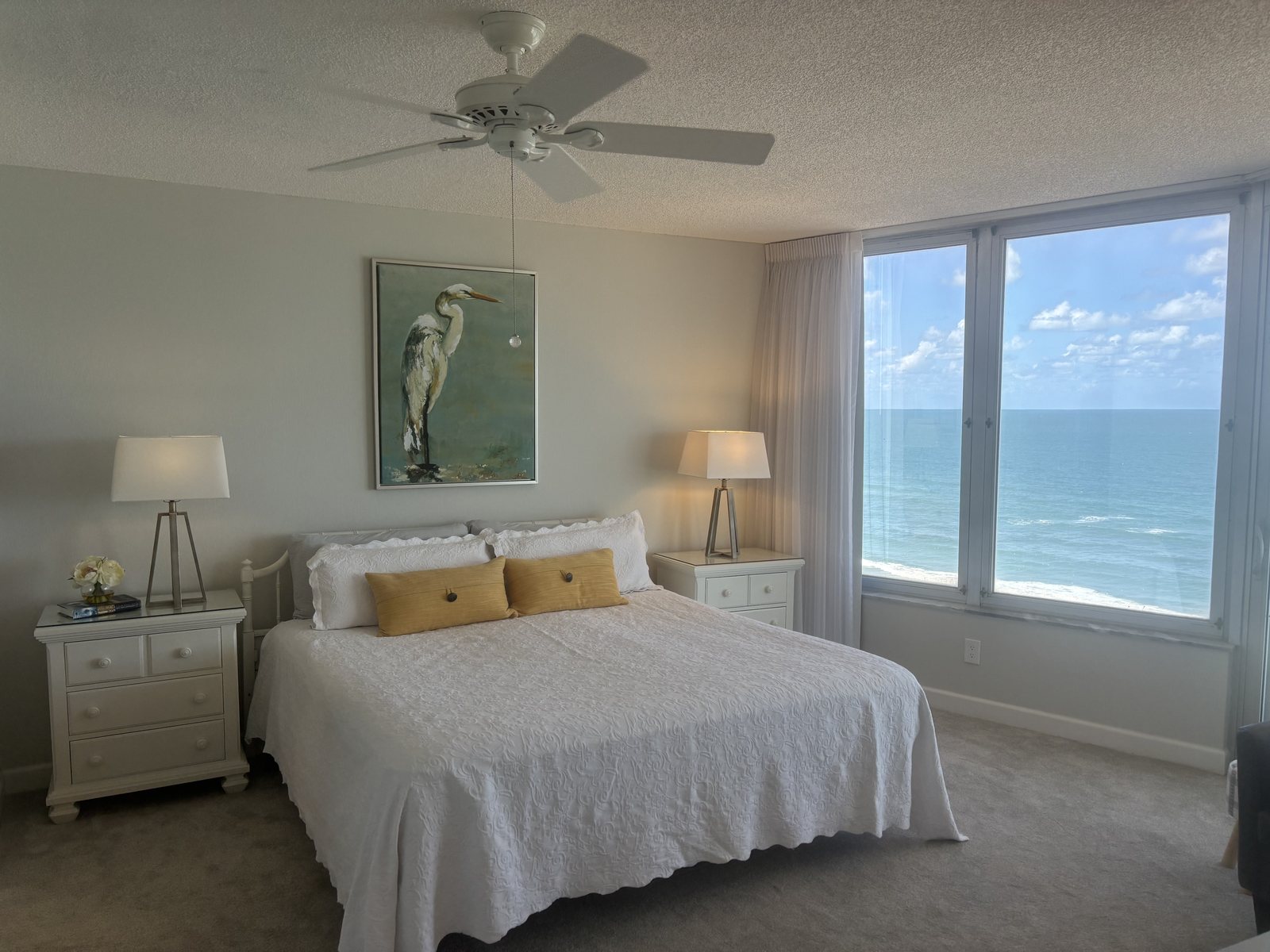 Oceanfront primary bedroom in rental unit 1004