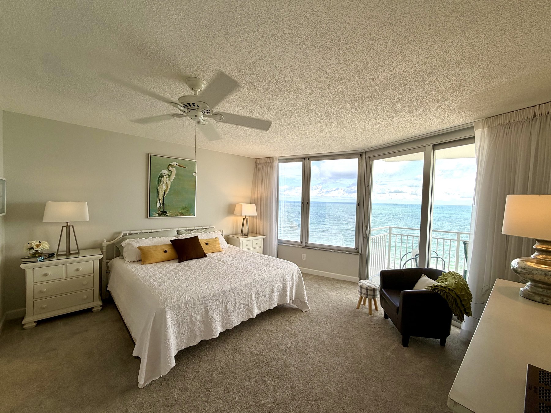 Oceanfront primary bedroom in rental unit 1004