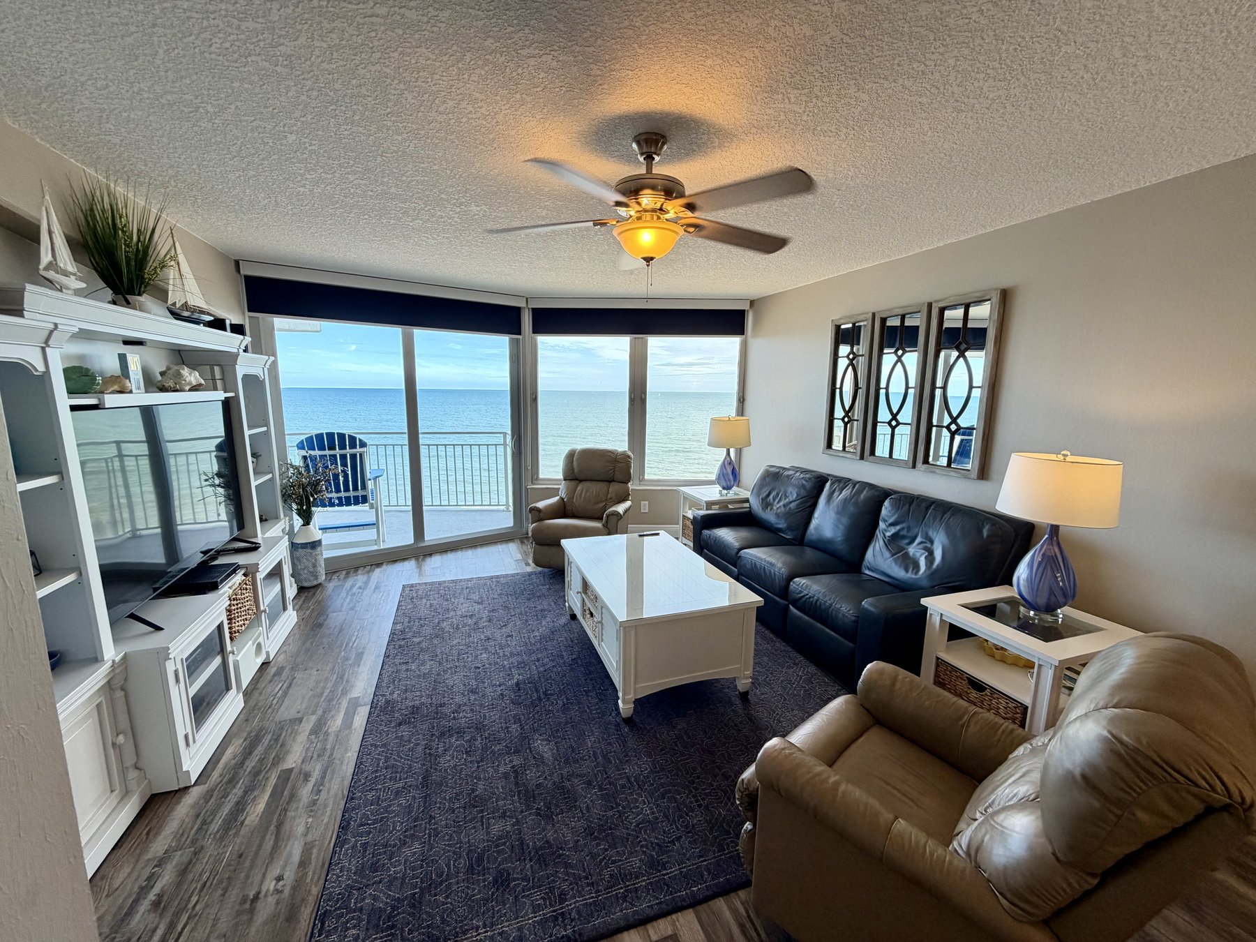 Living space in Ocean Shore 1155 rental unit 1005