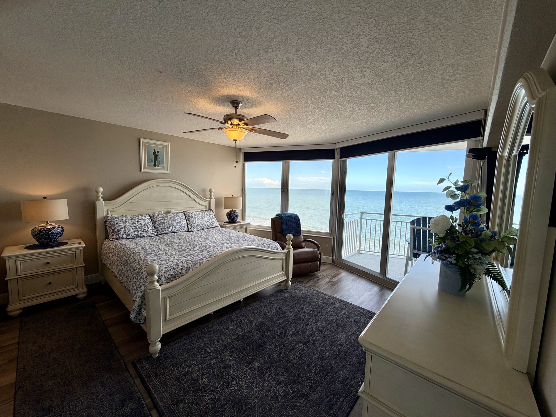 Oceanfront primary bedroom in rental unit 1005
