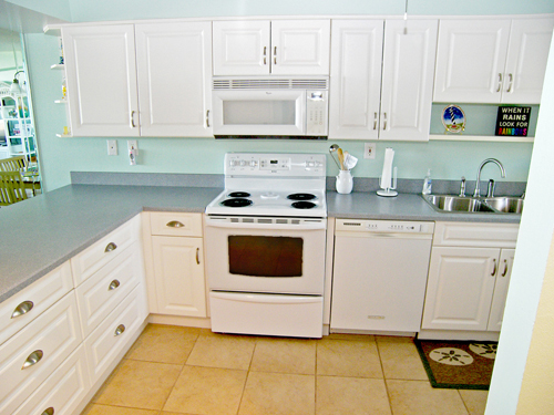 Interior view 5 of rental unit 106