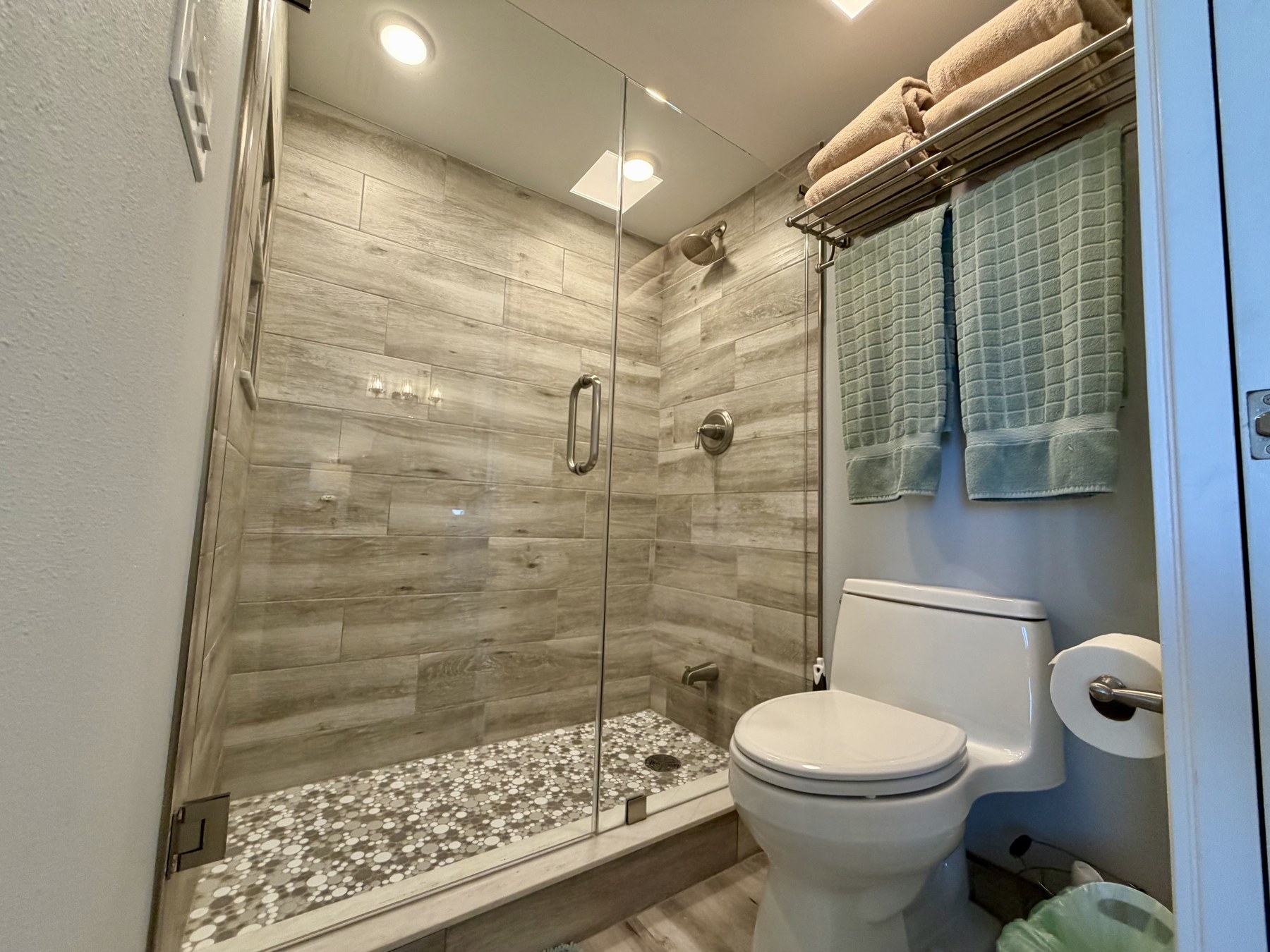 Additional view 15 of rental unit 1102