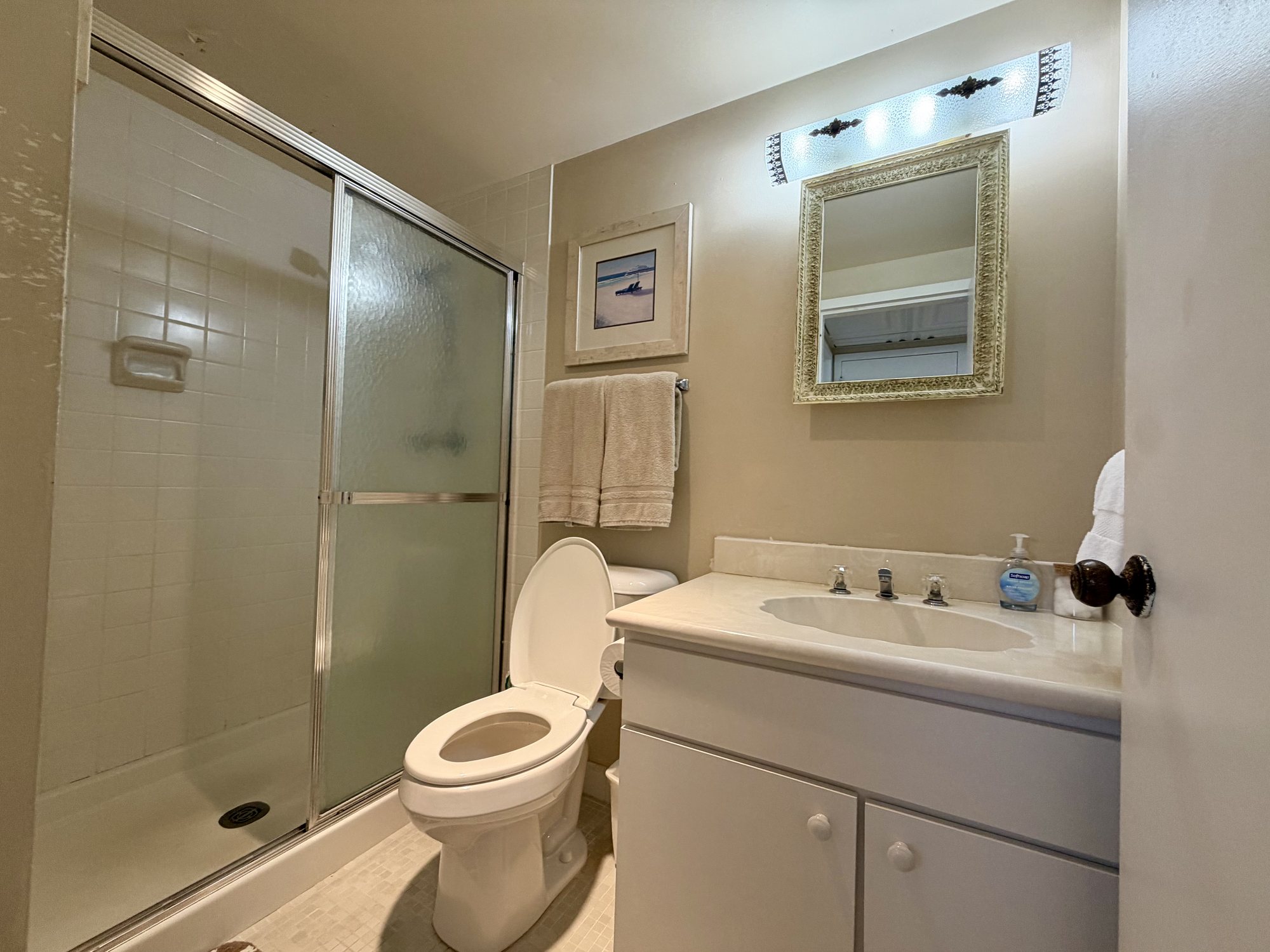 Bathroom in rental unit 206