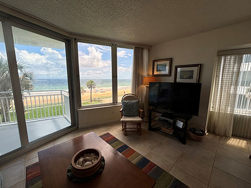 Interior view 3 of rental unit 207