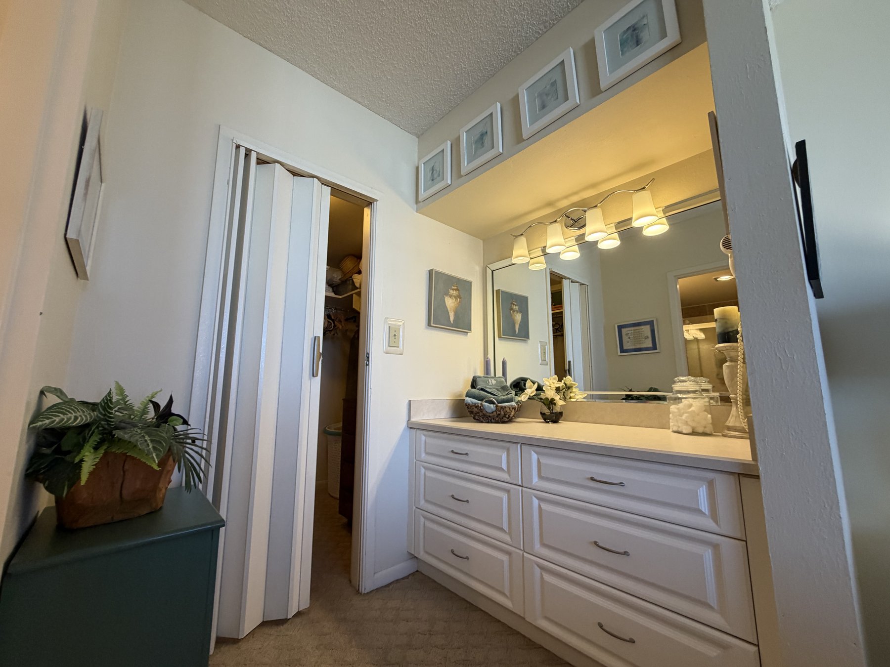 Make-up vanity in rental unit 305