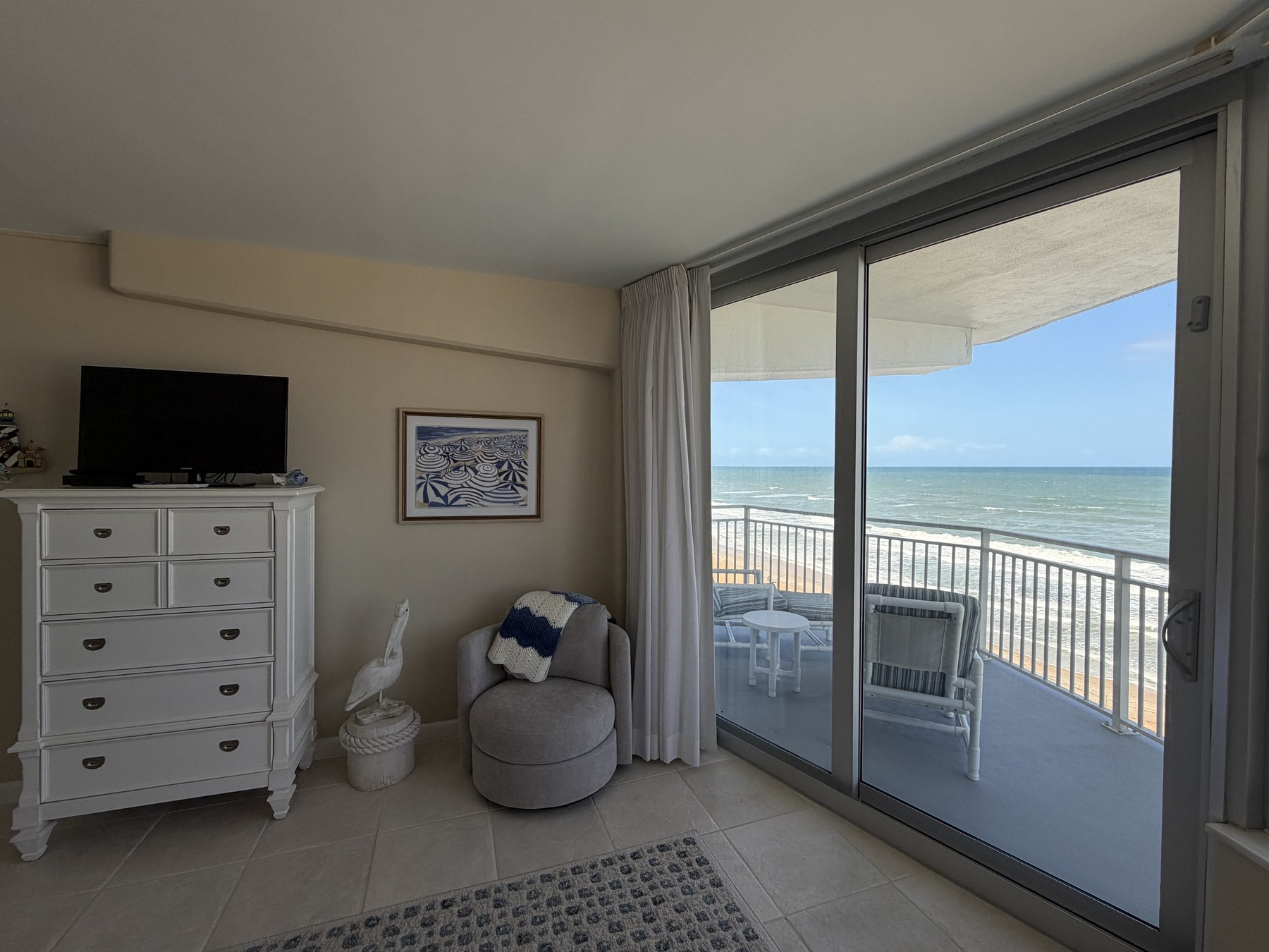 Additional primary bedroom view in rental unit 601