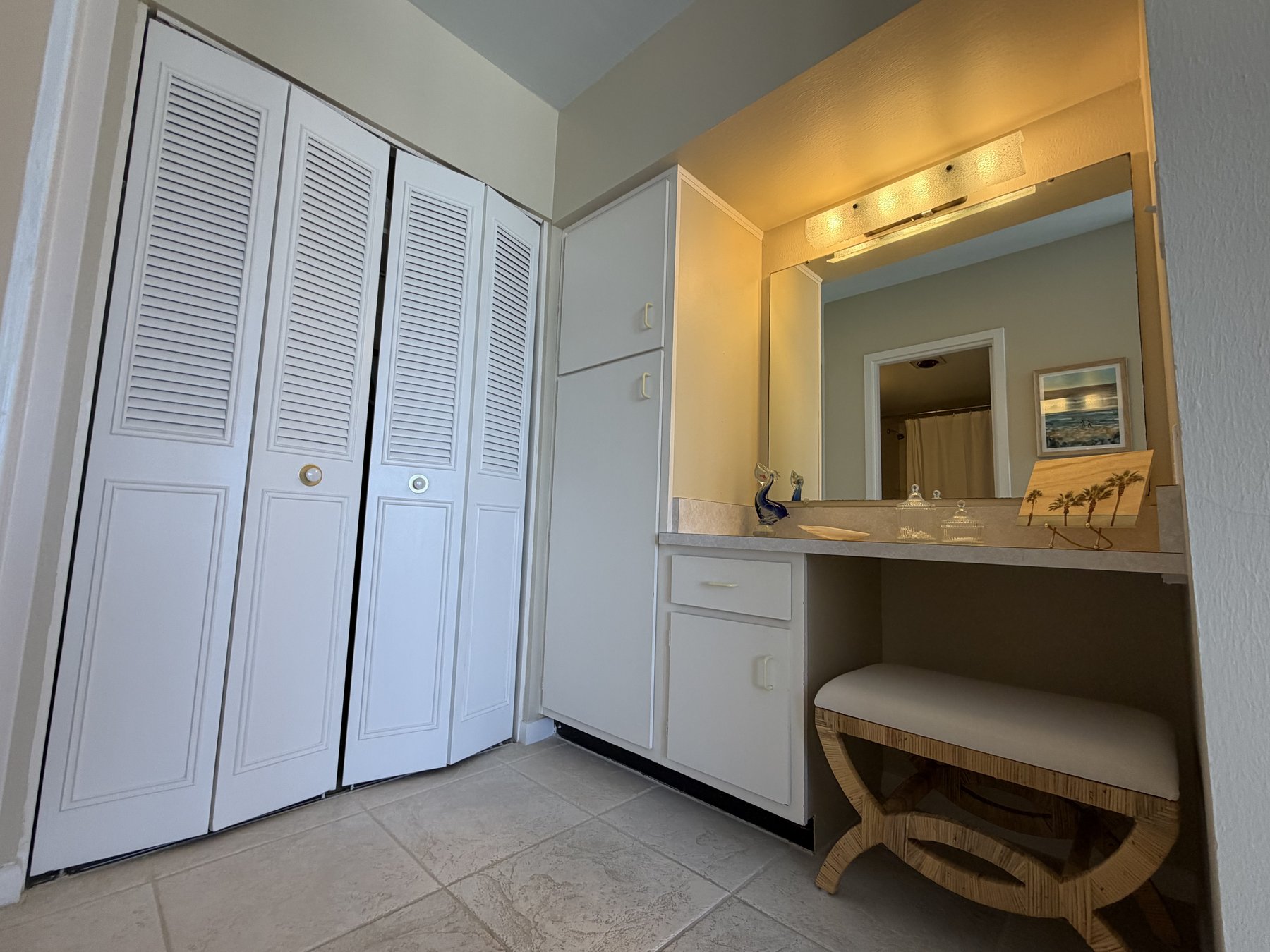 Makeup vanity and storage in rental unit 601