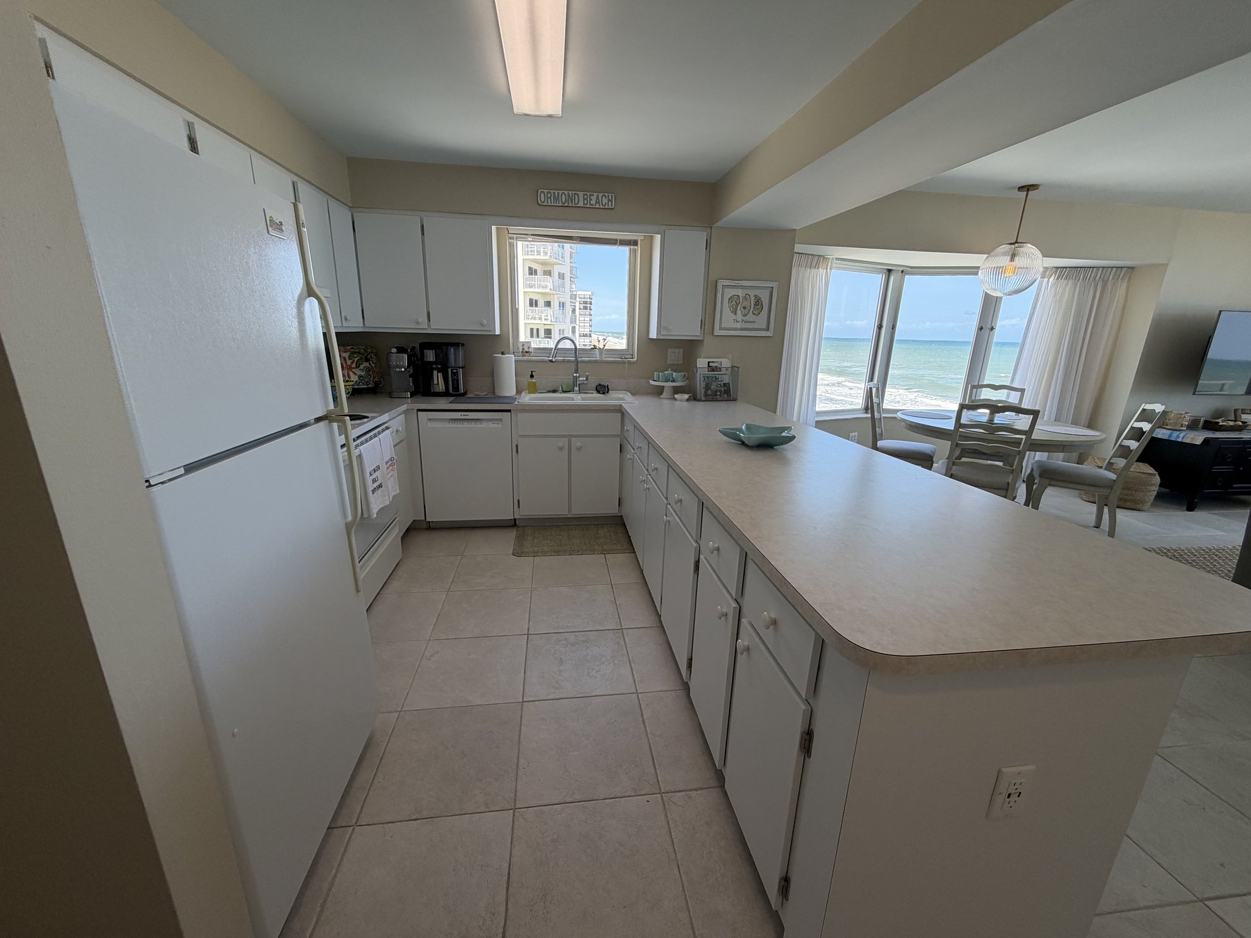 Fully equipped kitchen in rental unit 601